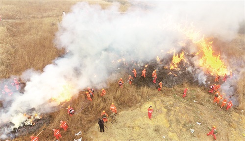 日报一版DJI_00031.jpg 日报一版DJI_00031.jpg