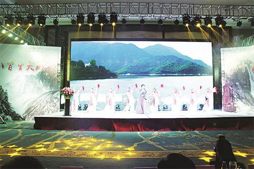 山水画廊亮相六安合肥旅游推介会.jpg 山水画廊亮相六安合肥旅游推介会.jpg