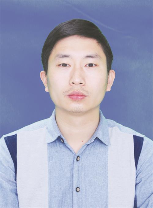 张锐照片.jpg 张锐照片.jpg