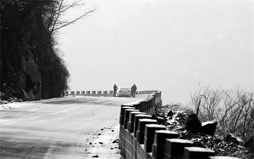 六无限风光在险峰 汪诚 摄.jpg