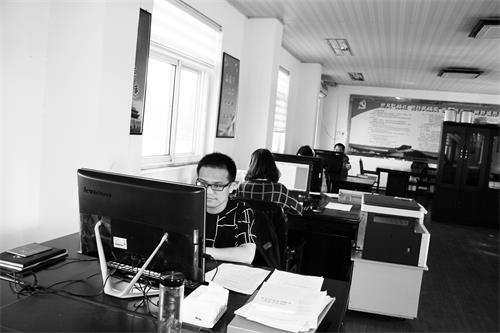 2349875三版.jpg 2349875三版.jpg