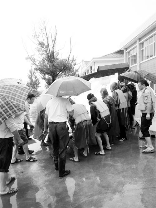 日报二版160701155747.jpg 日报二版160701155747.jpg