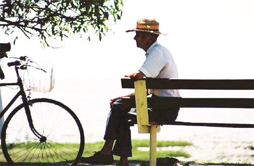 日报五版80400402.jpg 日报五版80400402.jpg