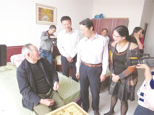 2专版.jpg 2专版.jpg