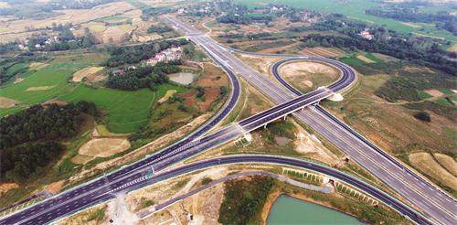 一版合六南通道与迎宾大道南延段枢纽。.jpg 一版合六南通道与迎宾大道南延段枢纽。.jpg