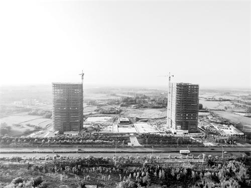 三版建设中的大学科技园核心区.jpg 三版建设中的大学科技园核心区.jpg