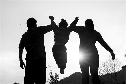 日报三版777.jpg 日报三版777.jpg