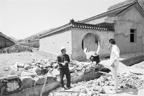 六聋哑人在生态园工作 (4).jpg 六聋哑人在生态园工作 (4).jpg