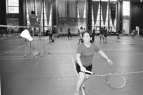 二版的羽毛球赛.jpg