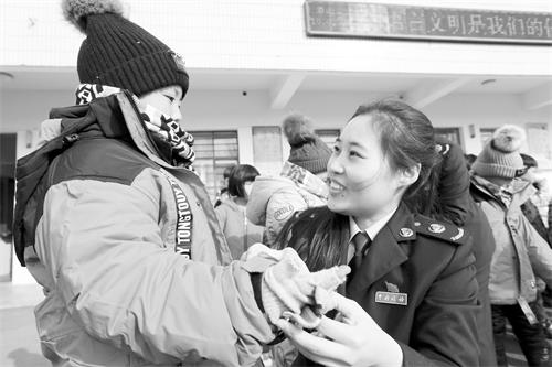 E:\12月14日\14日三版\三版C1300316.JPG E:\12月14日\14日三版\三版C1300316.JPG