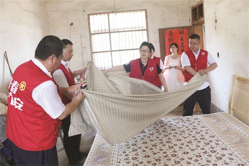 E:\12月20日5678\20日日报五版\五的800089.JPG E:\12月20日5678\20日日报五版\五的800089.JPG