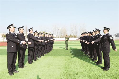 三版42400147.jpg 三版42400147.jpg