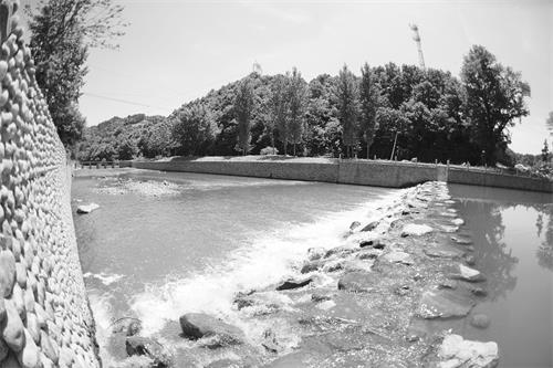 18日日报三版1.JPG 18日日报三版1.JPG