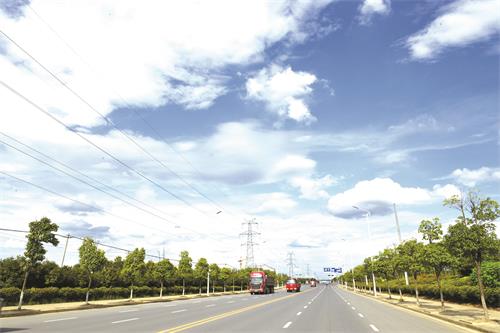 园区内的金裕大道.jpg 园区内的金裕大道.jpg