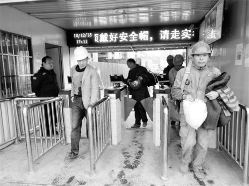 三版C2100145.JPG 三版C2100145.JPG