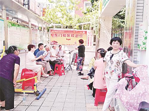 鼓楼两会—开展“夕阳红”社区文艺活动.JPG